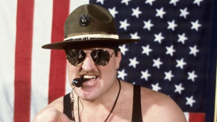 Sgt. Slaughter nunca sirvió en el Cuerpo de Marines de los Estados Unidos