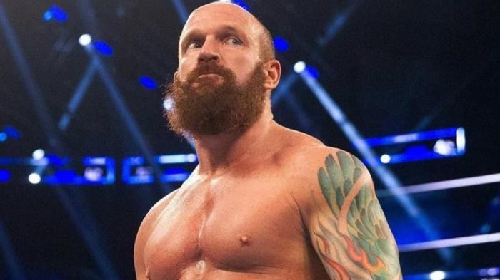 Eric Young: 'Me gustó el puesto de productor en WWE, pero no estaba preparado para retirarme'