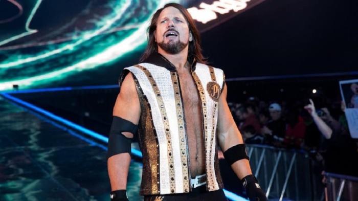 AJ Styles estará fuera de acción de manera indefinida con una lesión de hombro