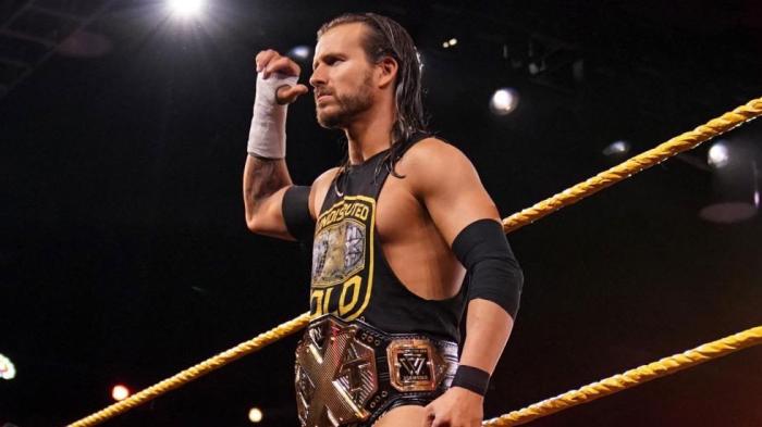 Adam Cole revela quiénes le inspiraron a realizar su cántico 'Bay Bay'