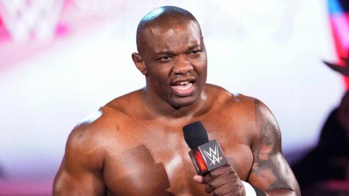 Shelton Benjamin renueva su contrato con WWE