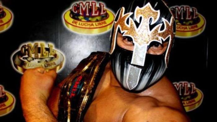 El Valiente se encuentra estable tras sufrir un accidente en el último show del CMLL 