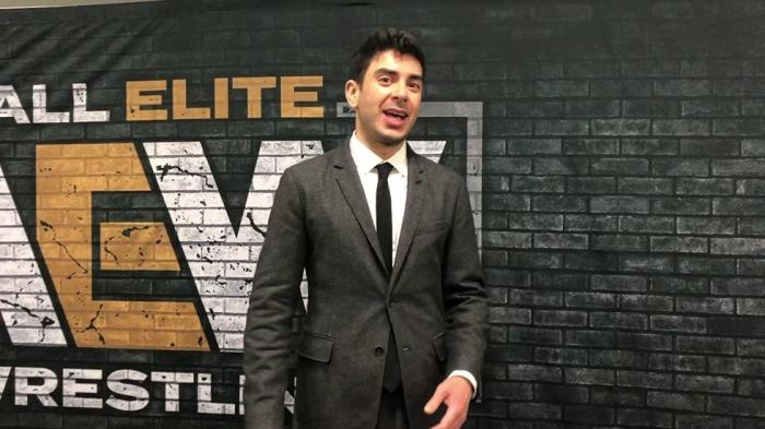 Tony Khan: 'Para mí, es muy importante que AEW Dynamite siga emitiéndose los miércoles'