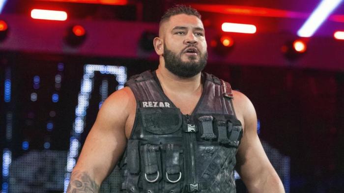 Rezar sufre una lesión en WWE Monday Night Raw