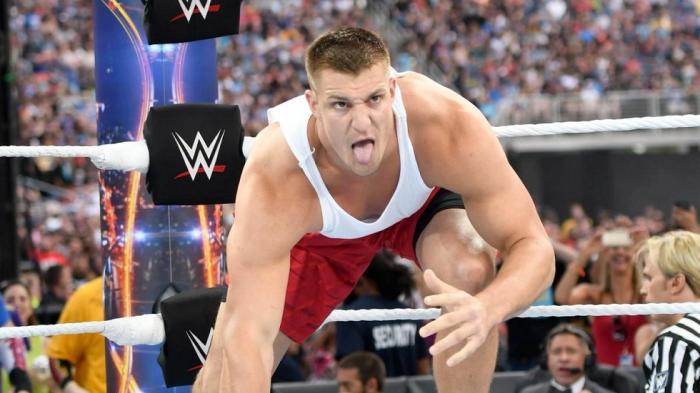 Rob Gronkowski habría firmado ya un contrato con WWE