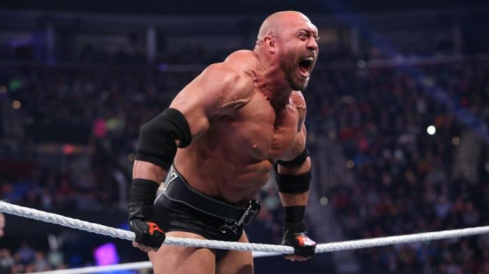 Ryback, sobre Ricochet: 'WWE le está enterrando a propósito para joder a los fanáticos'