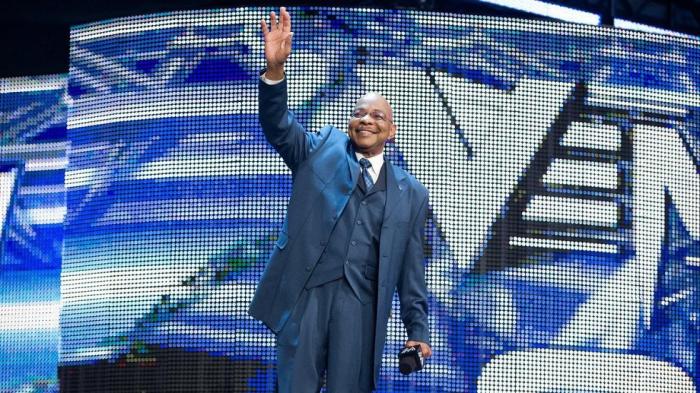 Teddy Long explica por qué WWE no introduce a árbitros en el Hall Of Fame