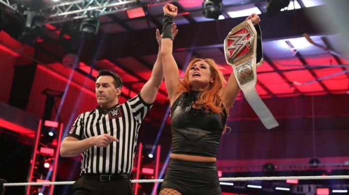 Becky Lynch se convierte en la primera mujer que gana un título en WWE Wrestlemania y lo retiene al año siguiente 