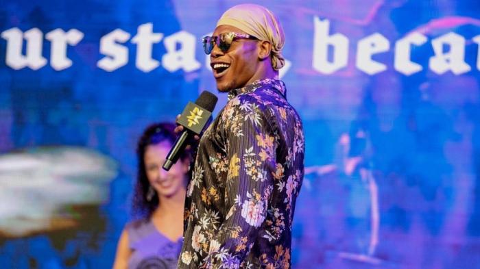 The Velveteen Dream desmiente las acusaciones de enviar fotografías a menores 