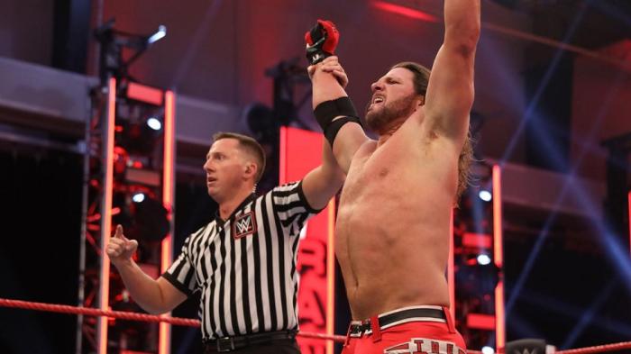 AJ Styles regresa a la programación de WWE y clasifica a Money in the Bank en Monday Night RAW