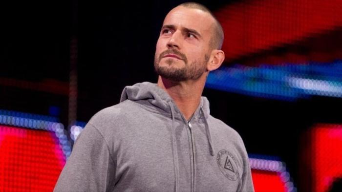 CM Punk se burla de ´The Message´ en WWE Backstage