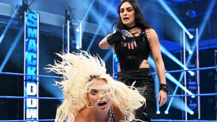 WWE noticias: Sonya Deville, candidata al puesto de Batwoman - Bray Wyatt es padre por segunda vez