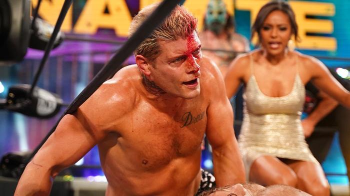 El referee Jim Korderas critica el uso de la sangre en AEW