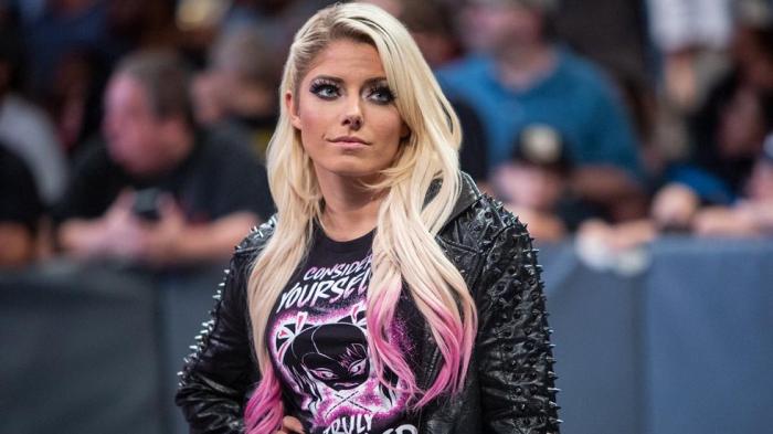 Alexa Bliss: 'Supe que no iba a luchar en Evolution cuando ya estaba en el avión'