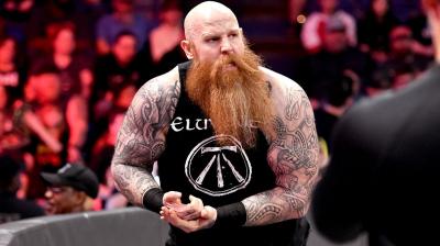 Erick Rowan revela detalles sobre el misterioso atacante de Roman Reigns