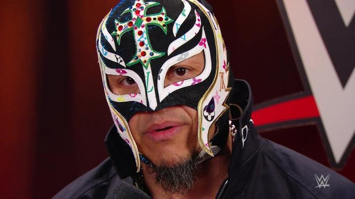 Rey Mysterio negocia su renovación con WWE