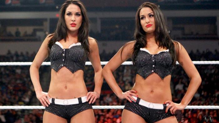 WWE noticias: The Bella Twins superan los 3 millones de suscriptores en Youtube - Lo más visto en WWE Network