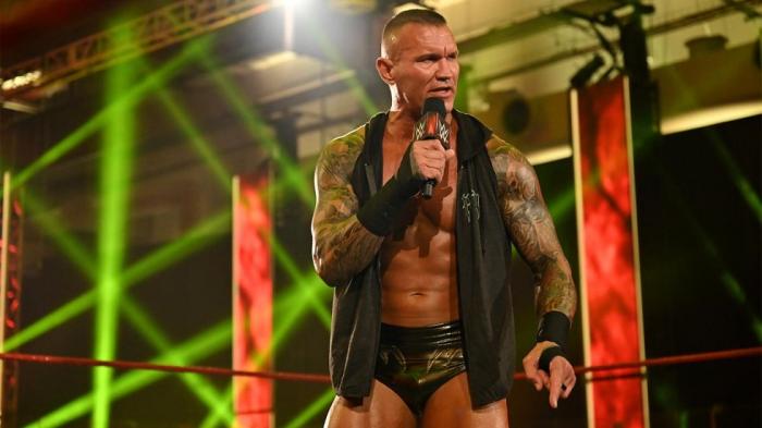 Randy Orton, a los talentos jóvenes: 'No puedes poner tu cuerpo en riesgo cada semana'