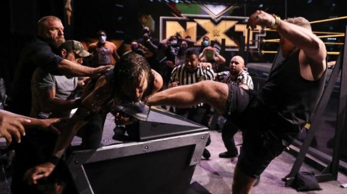 WWE brinda una actualización sobre el estado de Adam Cole y Rhea Ripley