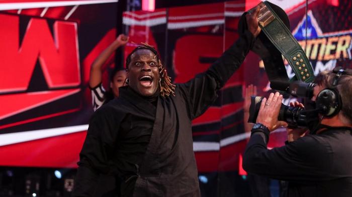 WWE Raw: R-Truth nuevo campeón 24/7 - Mickie James volverá a la acción la próxima semana