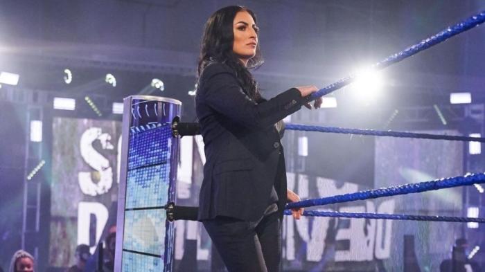 Sonya Deville es víctima de un intento de secuestro