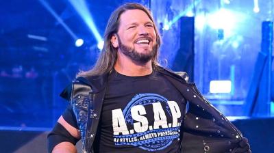 AJ Styles: 'WWE quiere que interactuemos con nuestros fans'