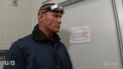 Randy Orton ataca a varias leyendas de WWE en Monday Night RAW