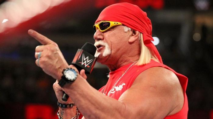 Eric Bischoff: 'Vi a Hulk Hogan con un cuchillo entre los bastidores de WCW'