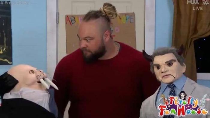 Se revela quién tuvo la idea de incorporar un nuevo personaje al Firefly Fun House de Bray Wyatt