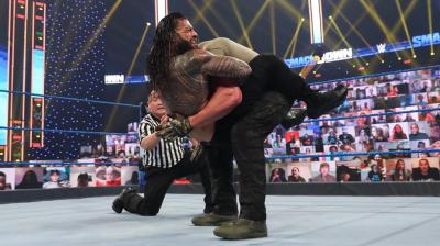 WWE SmackDown: Roman Reigns añade un nuevo movimiento a su arsenal - Nuevo vídeo de entrada