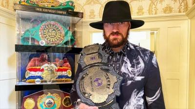 Tyson Fury rinde homenaje a The Undertaker a través de las redes sociales