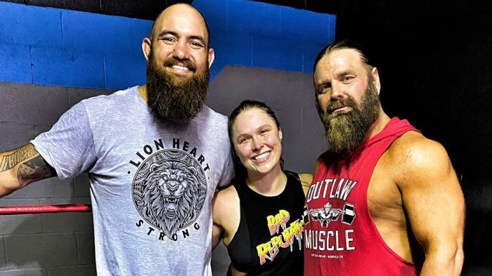 James Storm revela haber estado entrenando con Ronda Rousey