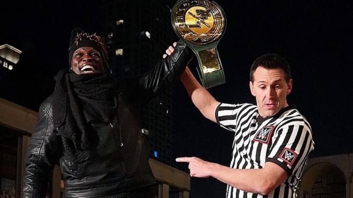 R- Truth revela su segmento favorito con el Campeonato 24/7