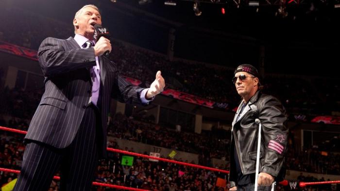 Bret Hart revela el momento en que Vince McMahon le ayudó significativamente