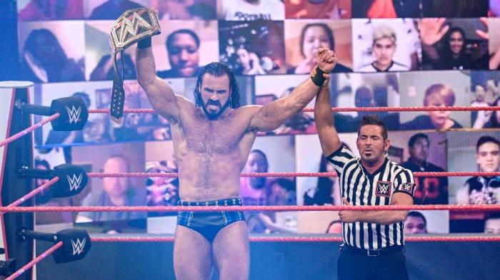 Drew McIntyre desvela que la espada que usó en Raw es de Vince McMahon