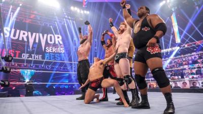 RAW gana el encuentro tradicional masculino en WWE Survivor Series 2020