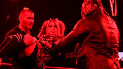 Randy Orton busca el punto débil de The Fiend en Monday Night RAW