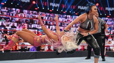 Vince Russo asegura que WWE cambió el final del Mia Yim vs. Dana Brooke sobre la marcha