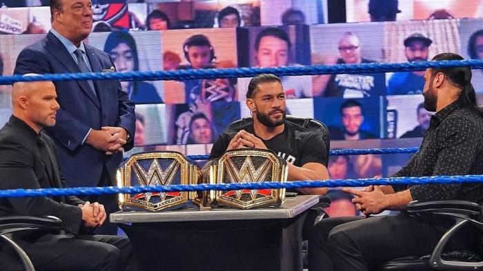 Roman Reigns y Drew McIntyre firman el contrato de su combate en Survivor Series 2020