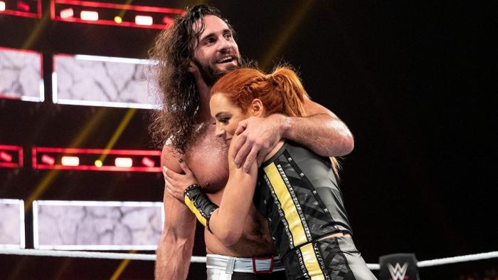 Becky Lynch y Seth Rollins anuncian el nacimiento de su hija