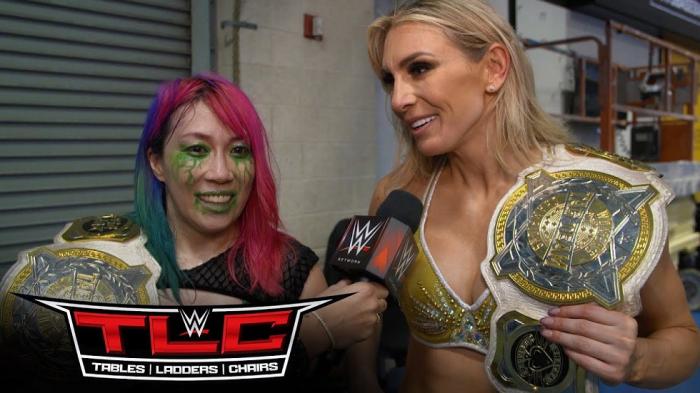 Asuka y Charlotte Flair revelan su posible nombre de equipo