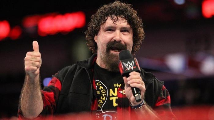 Mick Foley empieza a recuperarse del COVID-19