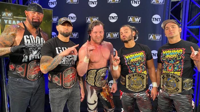 The Young Bucks, Luke Gallows y Karl Anderson se unen a Kenny Omega en AEW Dynamite New Year´s Smash