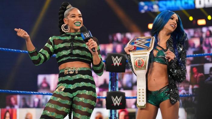 Bianca Belair y Sasha Banks