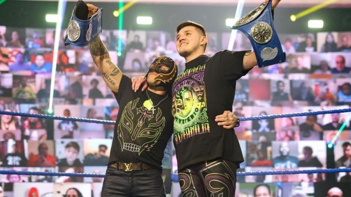 Rey y Dominik Mysterio